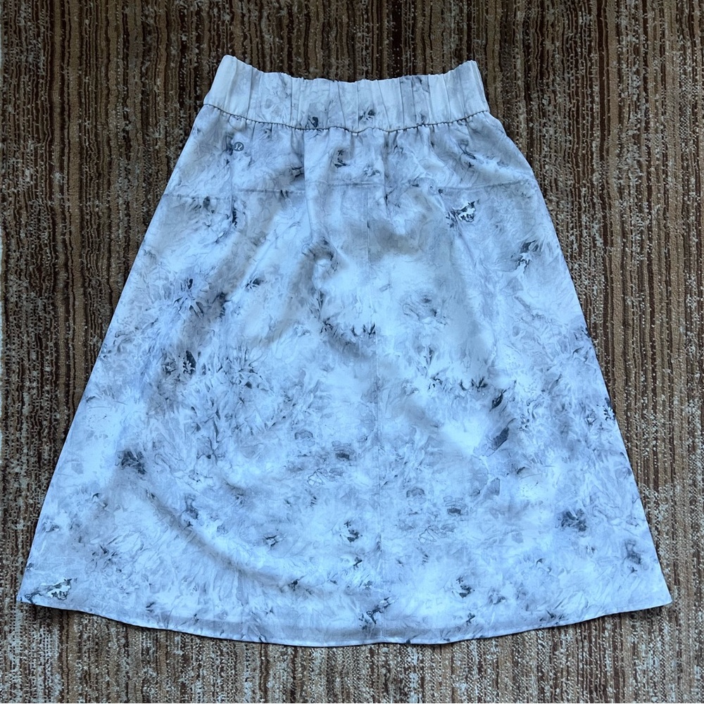 💥LIKE NEW💥 Lululemon Skirt - SZ 6